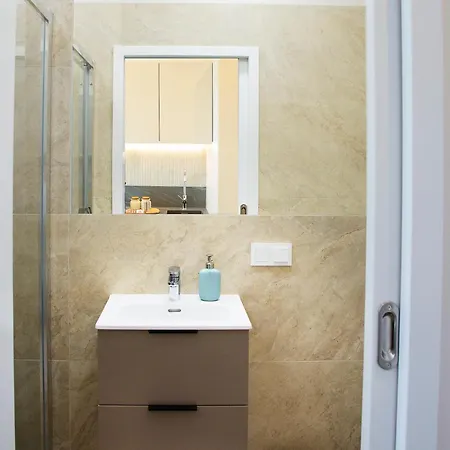 Monte Cassino Tower 公寓